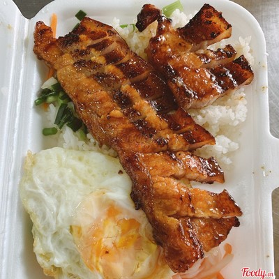 Cơm ba rọi ốp la