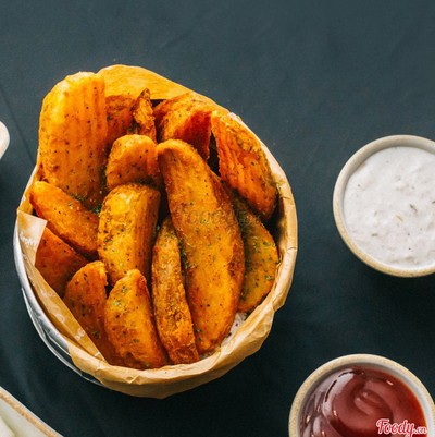 Khoai tây cắt múi chiên