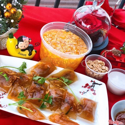 Combo: 10 bánh bột lọc + 1 chè bưởi hộp nhỏ