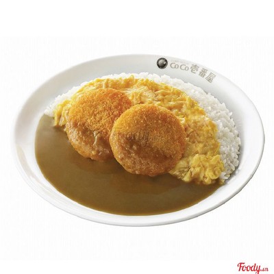Cà-ri Bánh Croquette Cá Hồi Sốt Kem Kèm Trứng Chiên