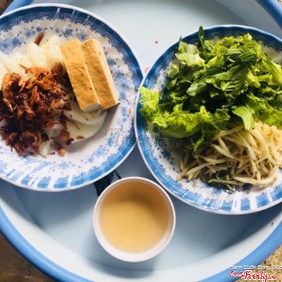 Bánh ướt chả  lụa