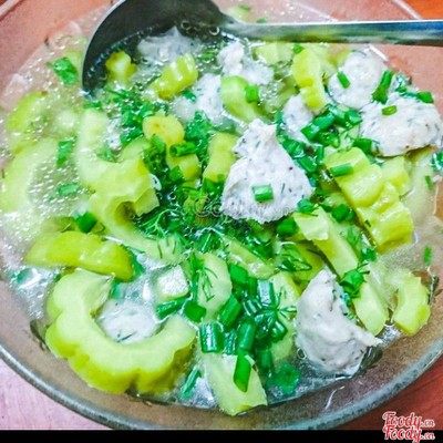 Canh khổ qua cá thác lác
