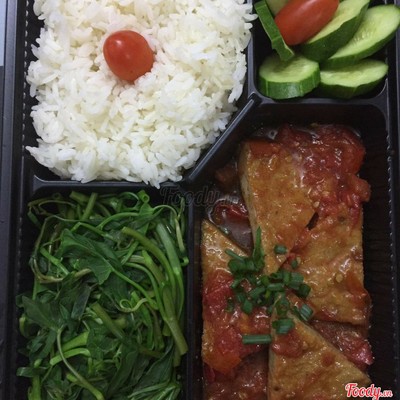 Cơm chả cá nha trang xốt cà chua