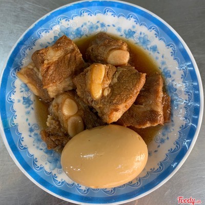 CƠM SƯỜN NON KHO TRỨNG