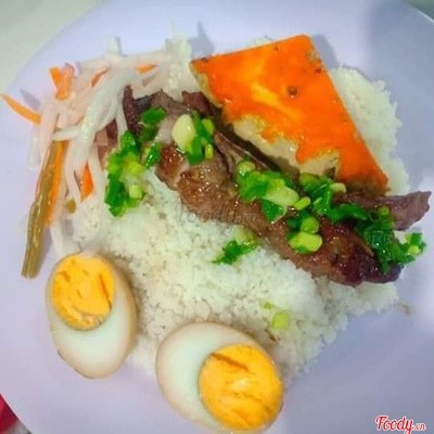 Cơm tấm sườn cây - chả - trứng kho