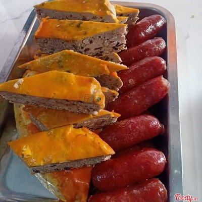 Cơm tấm lạp xưởng - chả