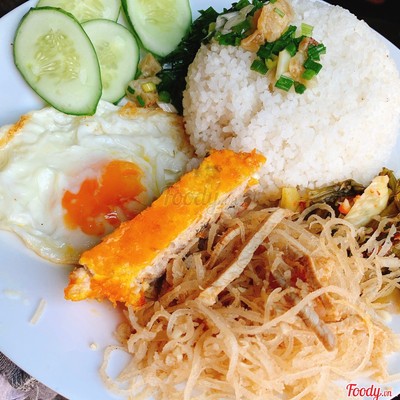 Cơm tấm bì chã ốp la