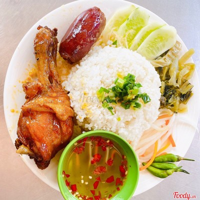 Cơm gà + lạp xưởng