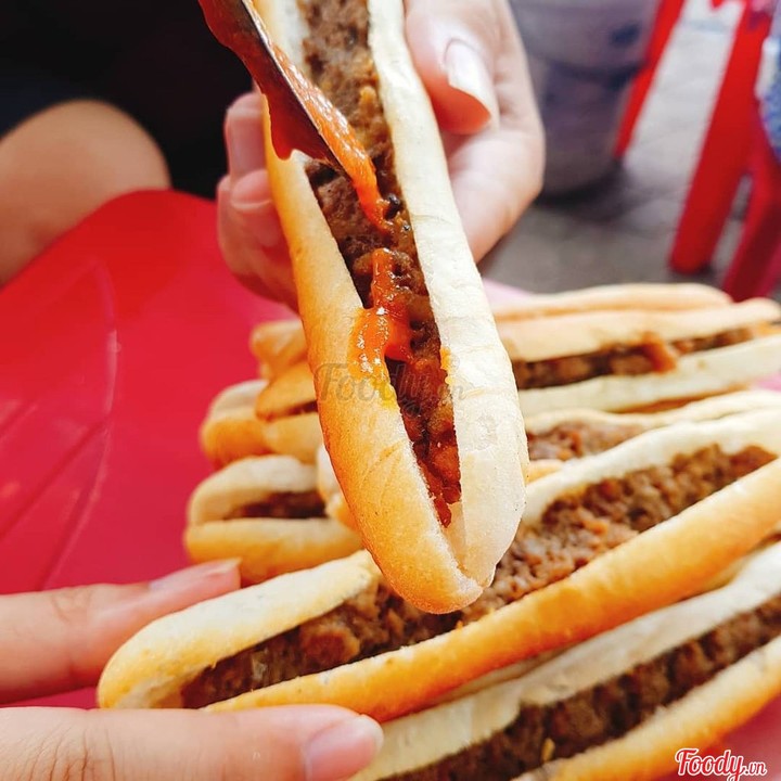 Cô Hiền - Bánh Mỳ Cay & Pate Cân