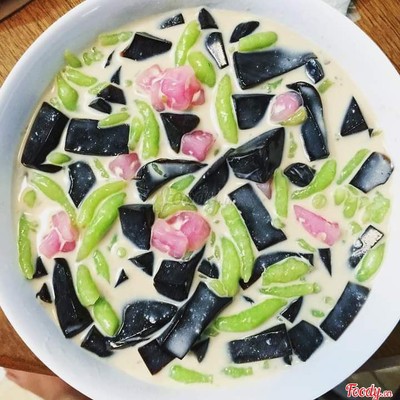 Chè bánh lọt+sương sáo+hạt lựu+nước cốt dừa