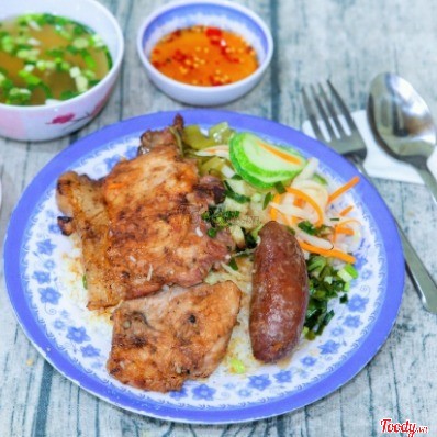 Cơm sườn  + Lạp Xưởng