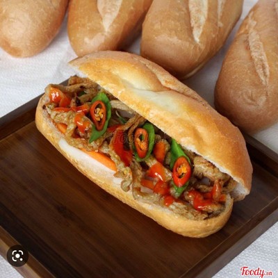 Bánh Mì Chả Cá Nóng