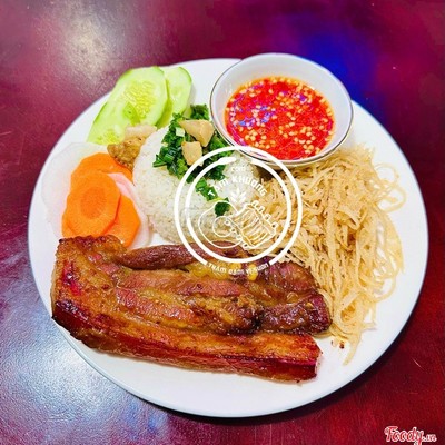 Cơm Tấm Ba Rọi + Ốp La + Bì