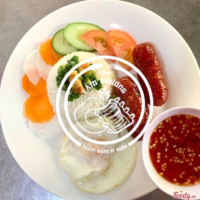 Cơm Tấm Lạp Xưởng, Ốp La