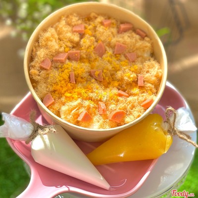 Bông lan trứng muối chà bông heo mix xúc xích