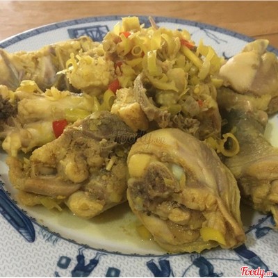 Cơm gà kho sả