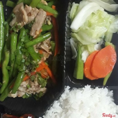 Cơm đậu que xào bò