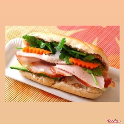 BÁNH MÌ THỊT CHẢ+HEO QUAY