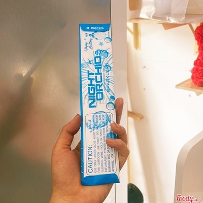 Pháo cầm tay bịt 8 cây