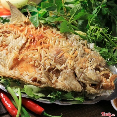 Cá Tai Tượng Chiên Xù Cuốn Bánh Tráng