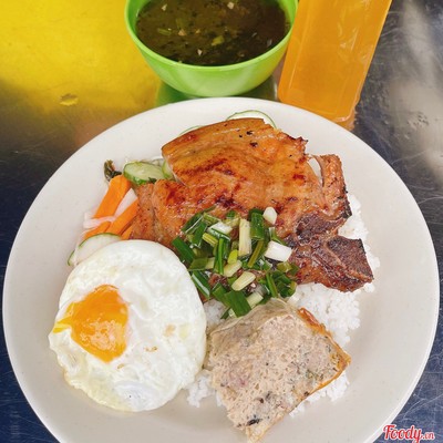Sườn chả trứng + rong biển + nước( trà tắc/ sâm)