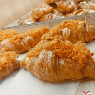 Croissant chà bông phô mai
