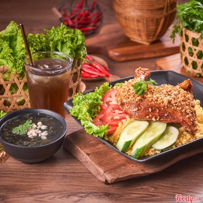 Cơm Gà Chiên Mắm Tỏi + Canh Rong Biển + 1 Pepsi