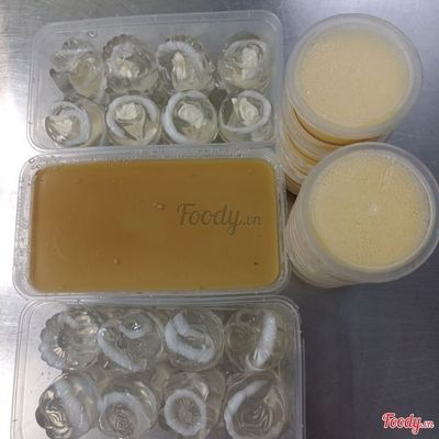 Combo 4: 1 RC Phẳng, 1 RC Phô Mai, 1 RC Dừa, 10 Cái Bánh Flan