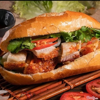 Bánh Mì Heo Quay Đặc Biệt