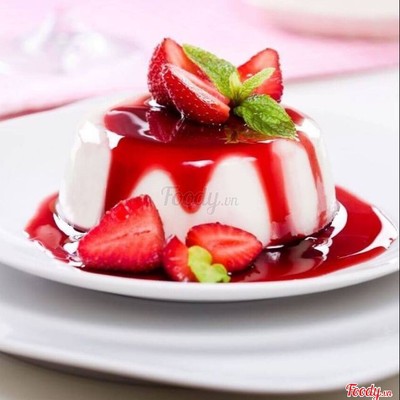 Panna cotta dâu