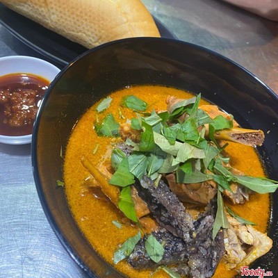 Phần phá lấu thập cẩm
