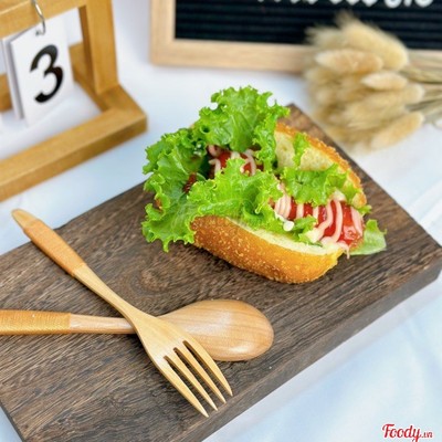 Bánh Hotdog