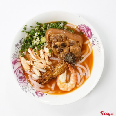 Bánh canh thập cẩm giò
