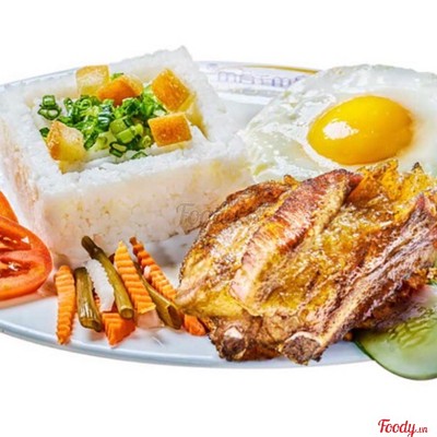 Cơm tấm sườn non + trứng gà