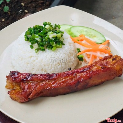 Cơm tấm sườn cây