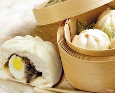 Bánh bao trứng cút