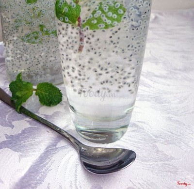 Mủ trôm+thạch dừa+hạt é