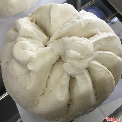 Bánh bao trứng cút