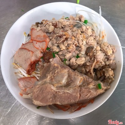 Hủ Tíu Sườn Bầm Xíu