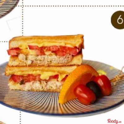 Tuna melt sandwich