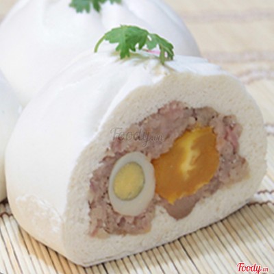 Bánh bao trứng  muối -trứng cút