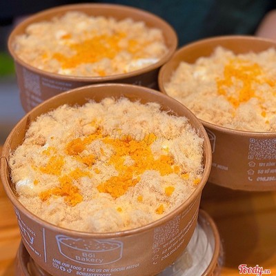Bông lan trứng muối truyền thống
