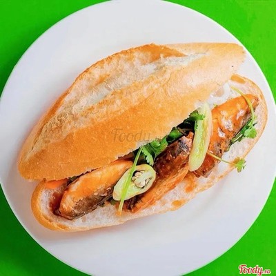Bánh Mì Cá Hộp Nóng