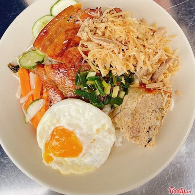 Cơm tấm sườn bì chả trứng