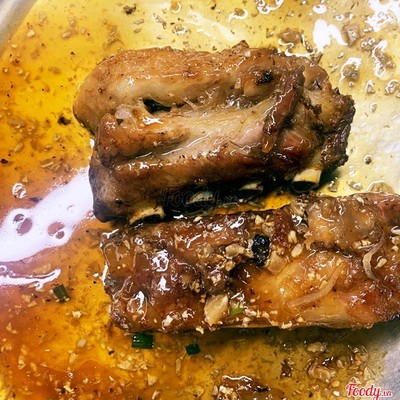 Cơm sườn que