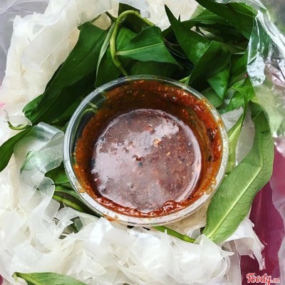 Bánh Tráng Chấm Sốt Muối Tắc Hành Phi + Trứng Cút