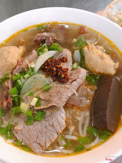 Bún bò đặc biệt