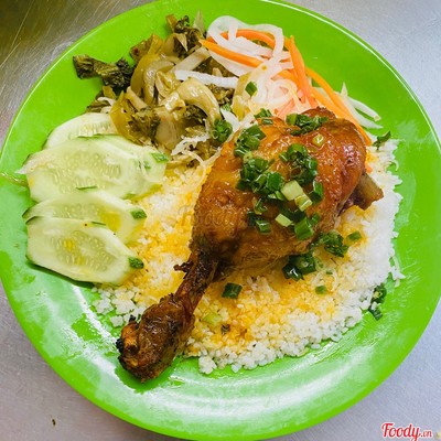 Cơm gà chiên nước mắm