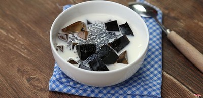 Sương sáo + hạt é + cốt dừa tươi