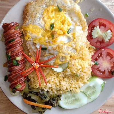 Cơm Trứng ,Xúc xích